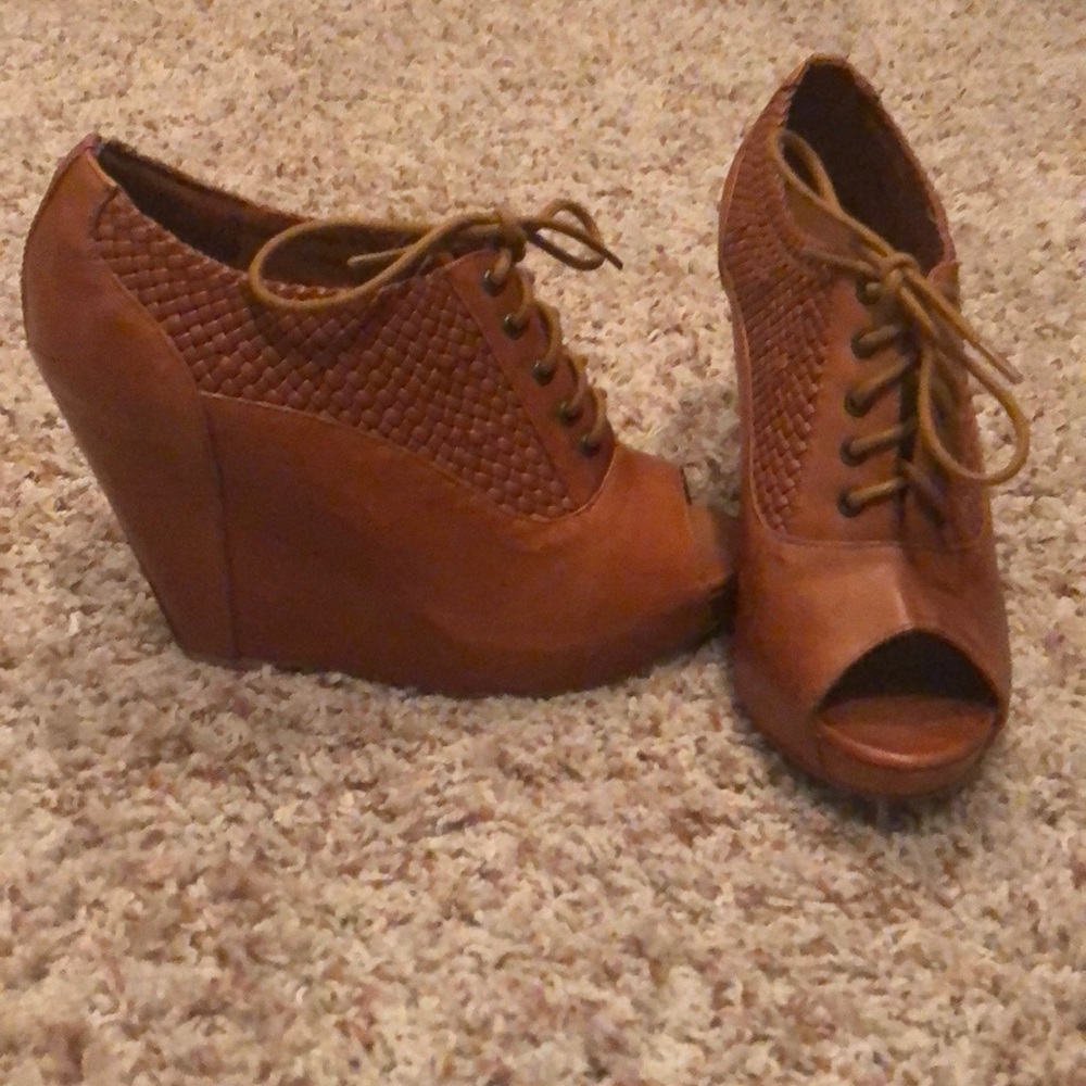 Shoe